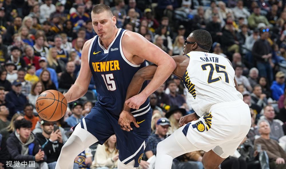 她不仅完成 她不仅完成