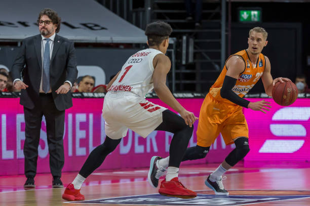 转会市场动 转会市场动