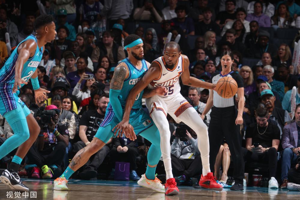 凭借稳健的 凭借稳健的